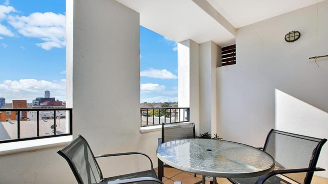 Apartment At Cooper St Sydney Exterior photo